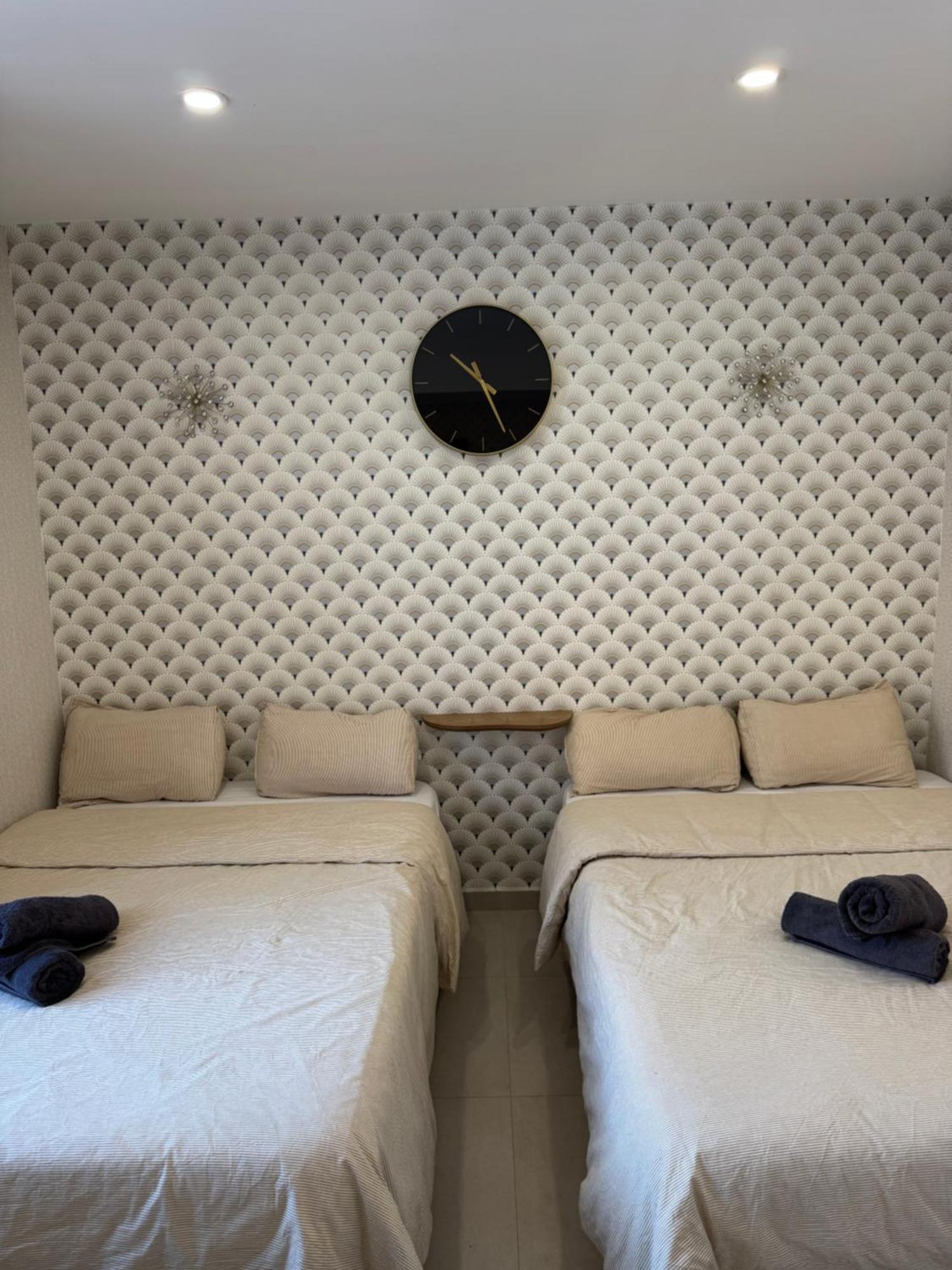 Luxury Apartments Near The Beach And Downtown Centrum 8 Alicante Buitenkant foto