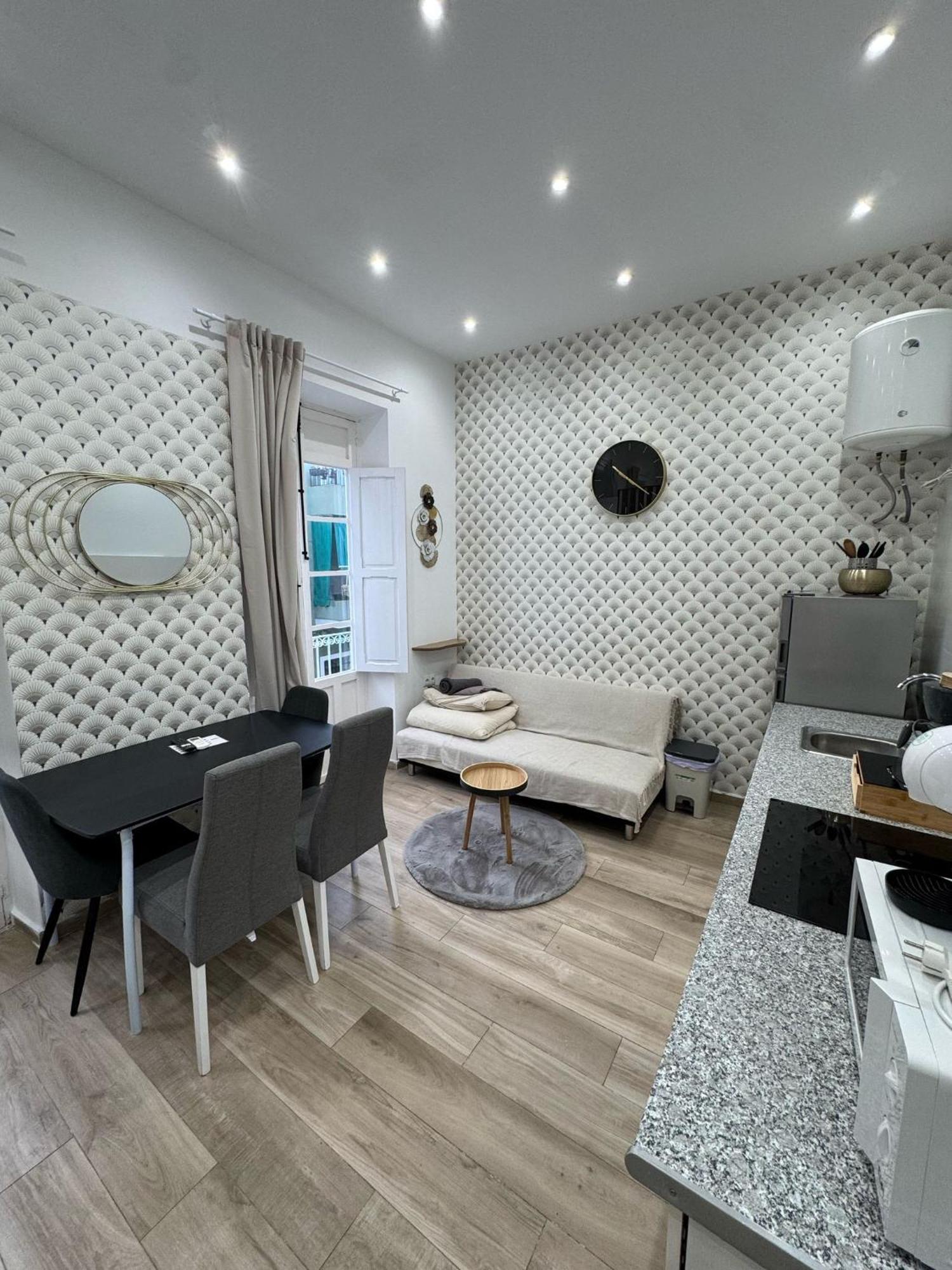 Luxury Apartments Near The Beach And Downtown Centrum 8 Alicante Buitenkant foto